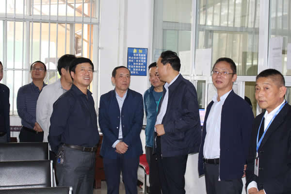 市安委辦主任、安監(jiān)局局長李永宏一行到隴運集團公司檢查指導(dǎo)工作