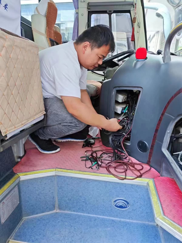 【三抓三促進(jìn)行時(shí)】隴運(yùn)集團(tuán)成縣客運(yùn)公司扎實(shí)開展“兩客一?！避囕v動(dòng)態(tài)監(jiān)控專項(xiàng)整治工作